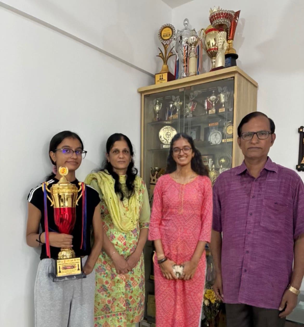 ಸನ್ನಿಧಿ ಭಟ್- ಕರಾಡ ಚೆಸ್ ಪ್ರತಿಭೆಯನ್ನು  ಪ್ರೋತ್ಸಾಹಿಸೋಣ।