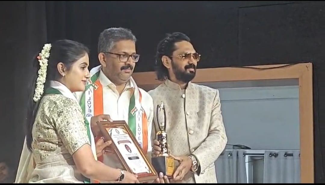 ಪ್ರದೀಪ್ ಕುಮಾರ್ ಕೊಮ್ಮುಂಜೆ ಇವರಿಗೆ ಅತ್ಯುತ್ತಮ ಅರೋಗ್ಯ ಸೇವಾ ವೃತ್ತಿಪರ ಪ್ರಶಸ್ತಿ 