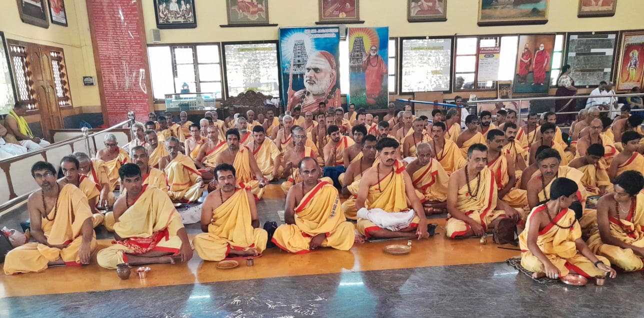 ಶೃಂಗೇರಿಯಲ್ಲಿ ಕರಾಡ ಬ್ರಾಹ್ಮಣ ಸಮಾಜದಿಂದ ಗಾಯತ್ರಿ ಅನುಷ್ಠಾನ ಮತ್ತು ದುರ್ಗಾ ಸಪ್ತ ಶ್ಲೋಕೀ ಪಾರಾಯಣ.