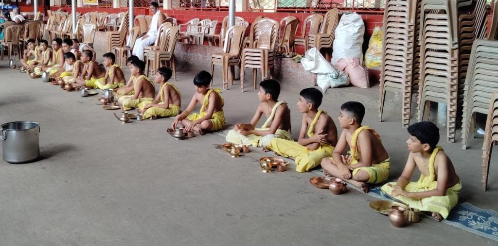 ಸಾಮೂಹಿಕ ಮೂಂಜಿ!