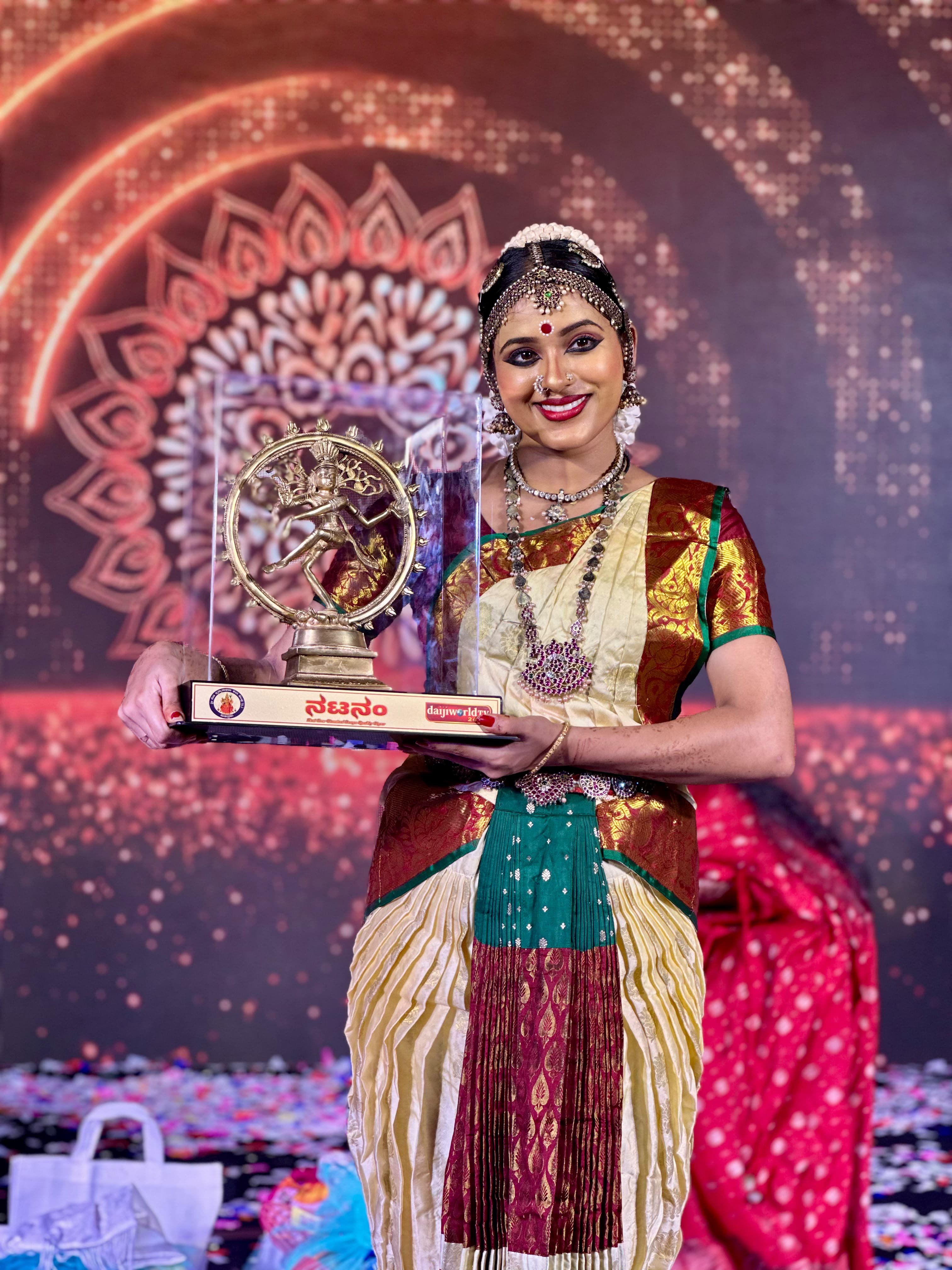ನಟನಂ ಭರತನಾಟ್ಯ ಕಿರೀಟ ಮುಡಿಗೇರಿಸಿದ ಶ್ರೀಮತಿ ಪನ್ನಗ ರಾಧಾಕೃಷ್ಣ